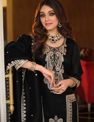Black silk blend embroidered kurta trouser dupatta set 4