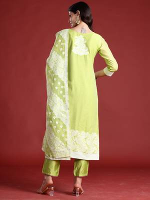 Green silk blend printed kurta trouser dupatta set 3