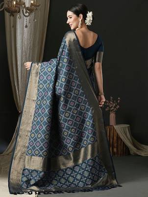 Navy blue navy blue ethnic woven design traditional wear saree 3