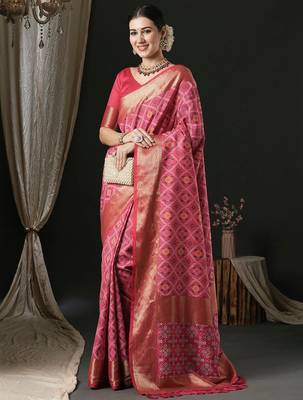 Pink ethnic motifs printed zari patola saree 3