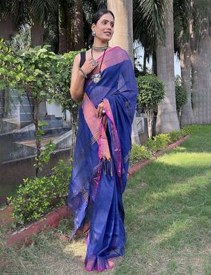 blue zari cotton blend saree with blouse 3
