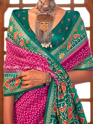 Pink ethnic motifs zari patola saree 4