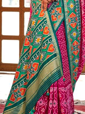 Pink ethnic motifs zari patola saree 5