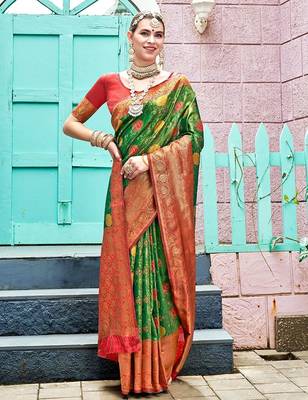 green & red floral woven design zari art silk blend kanjeevaram saree 2