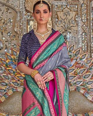 Grey ethnic motifs silk blend sungudi saree 3