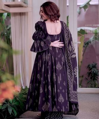 Dark-purple cotton print flared gown set 4