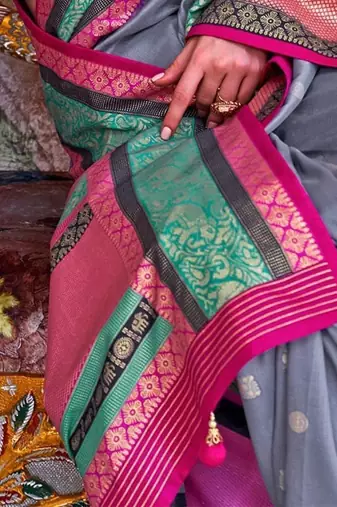 Grey ethnic motifs silk blend sungudi saree