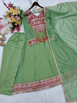 Green silk blend embroidered flared gown set 4