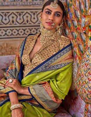 Green ethnic motifs woven design designer sungudi saree 3
