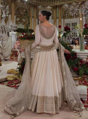 White silk blend embroidered flared gown set 4