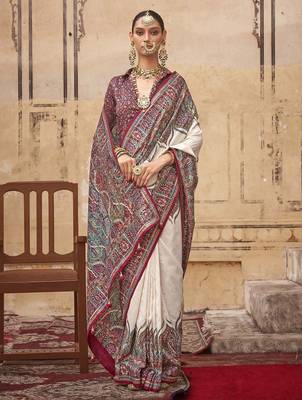 Cream ethnic motifs silk blend banarasi saree 1