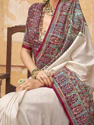 Cream ethnic motifs silk blend banarasi saree 5