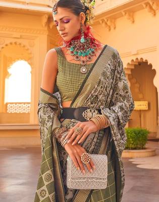 green floral printed zari banarasi silk blend saree 3