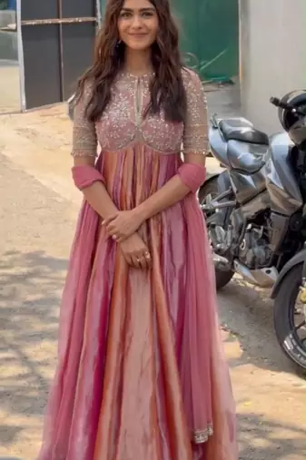 Pink silk blend embroidered flared gown set