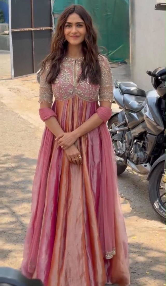 Pink silk blend embroidered flared gown set