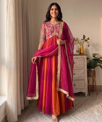 Rani-pink silk blend embroidered flared gown set 1