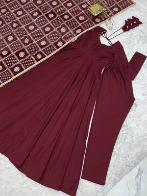 Maroon chanderi embroidered flared gown set 5
