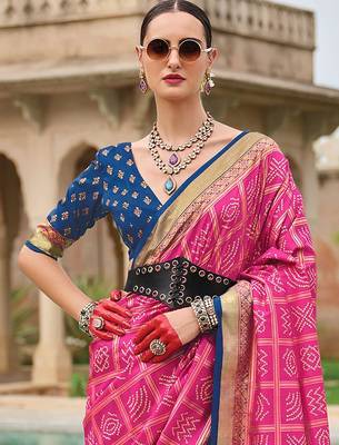 Pink bandhani printed woven design zari bandhani saree 2
