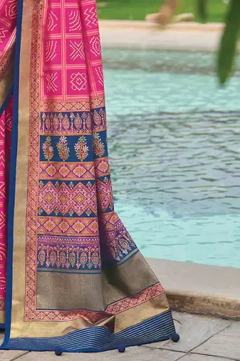 Pink bandhani printed woven design zari bandhani saree