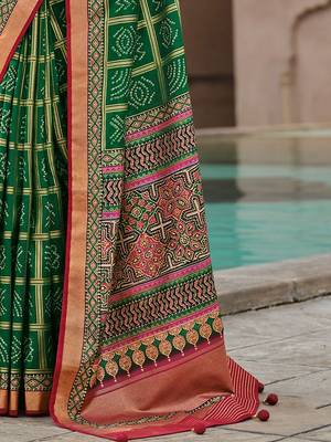 Green bandhani woven design zari  bandhani celebrity saree 5