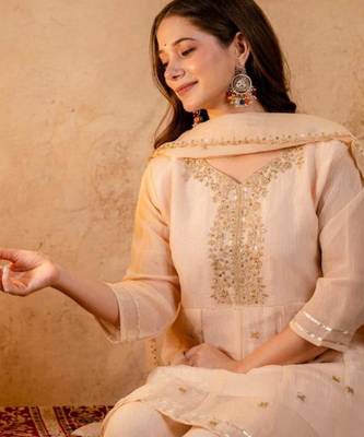 Light-peach silk blend embroidered farshi salwar set 1