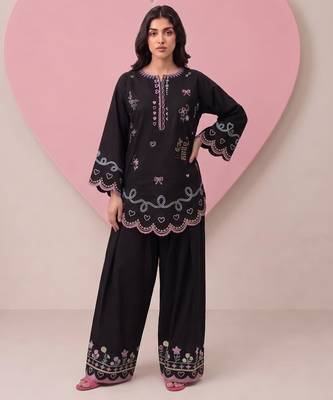 Black silk blend embroidered farshi salwar set 1