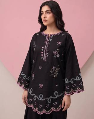 Black silk blend embroidered farshi salwar set 2