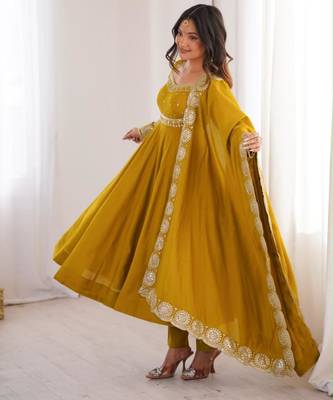 Dark-yellow silk blend embroidered flared gown set 3