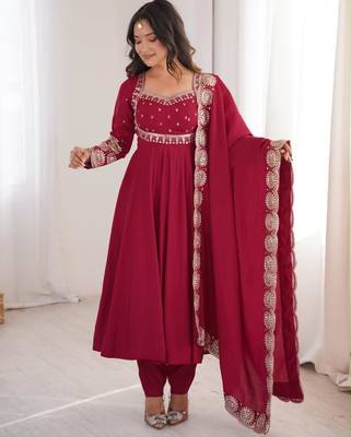 Red silk blend embroidered flared gown set 3
