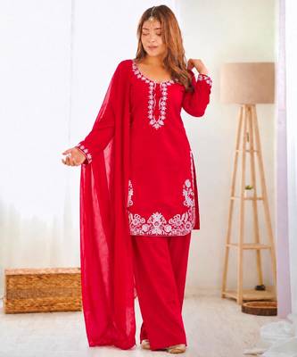Red silk blend embroidered farshi salwar set 2