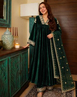 Dark-green velvet embroidered palazzo set 1