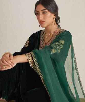 Dark-green velvet embroidered palazzo set 2
