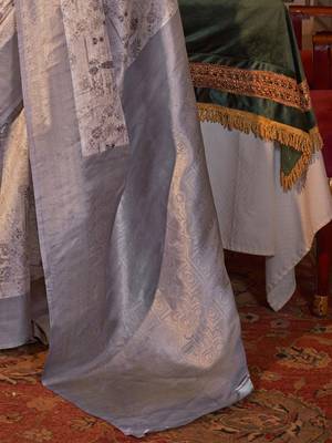 grey woven design zari kanjeevaram silk blend saree 5