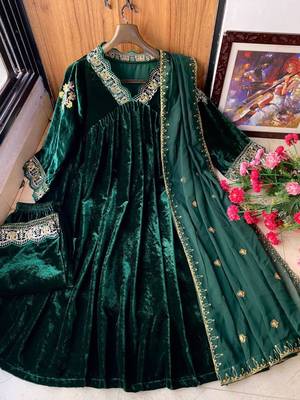 Dark-green velvet embroidered palazzo set 5