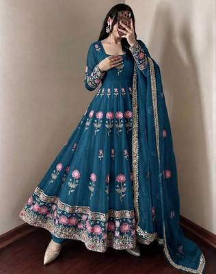 Blue silk blend embroidered flared gown set 3