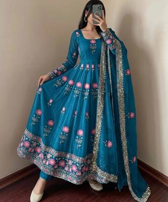 Blue silk blend embroidered flared gown set 4