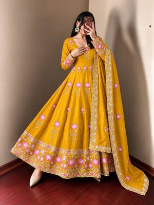 Yellow silk blend embroidered flared gown set 2