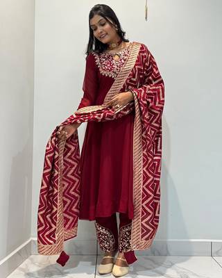 Maroon silk blend embroidered anarkali set 4