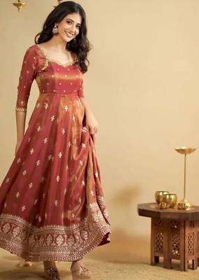 Champagne silk blend embroidered flared gown set 5