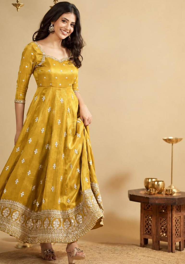 Yellow silk blend embroidered flared gown set