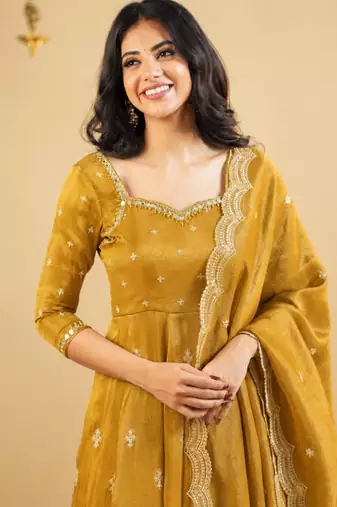Yellow silk blend embroidered flared gown set