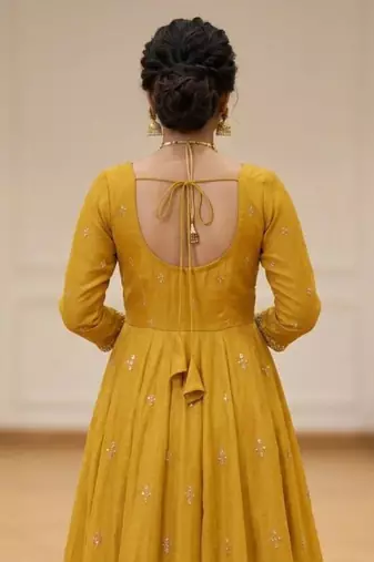 Yellow silk blend embroidered flared gown set