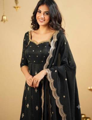 Black silk blend embroidered flared gown set 1