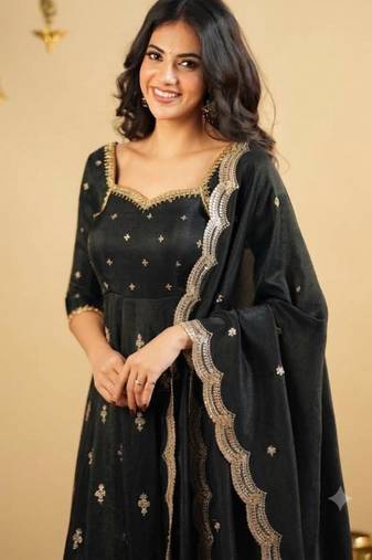 Black silk blend embroidered flared gown set