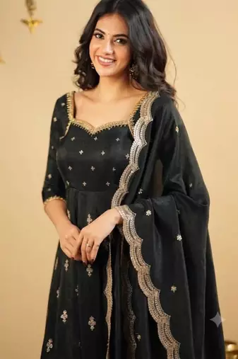Black silk blend embroidered flared gown set