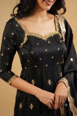 Black silk blend embroidered flared gown set 4