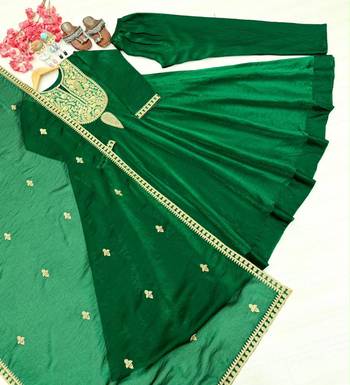 Dark-green silk blend embroidered kurta set 4