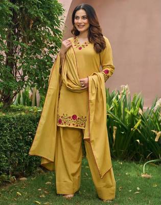 Yellow chanderi embroidered farshi salwar set 3