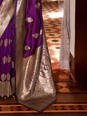 purple floral woven design zari banarasi silk blend saree 5