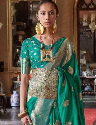 green woven design zari banarasi silk blend saree 2